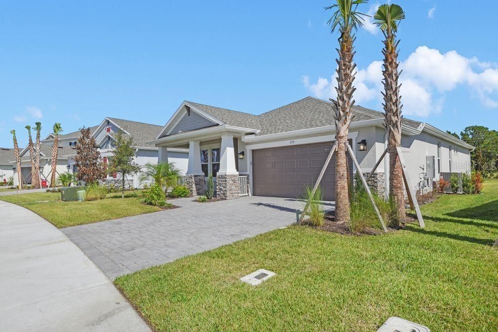 Active With Contract: $425,000 (3 beds, 2 baths, 2394 Square Feet)