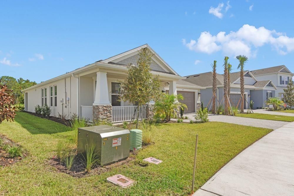 Active With Contract: $425,000 (3 beds, 2 baths, 2394 Square Feet)