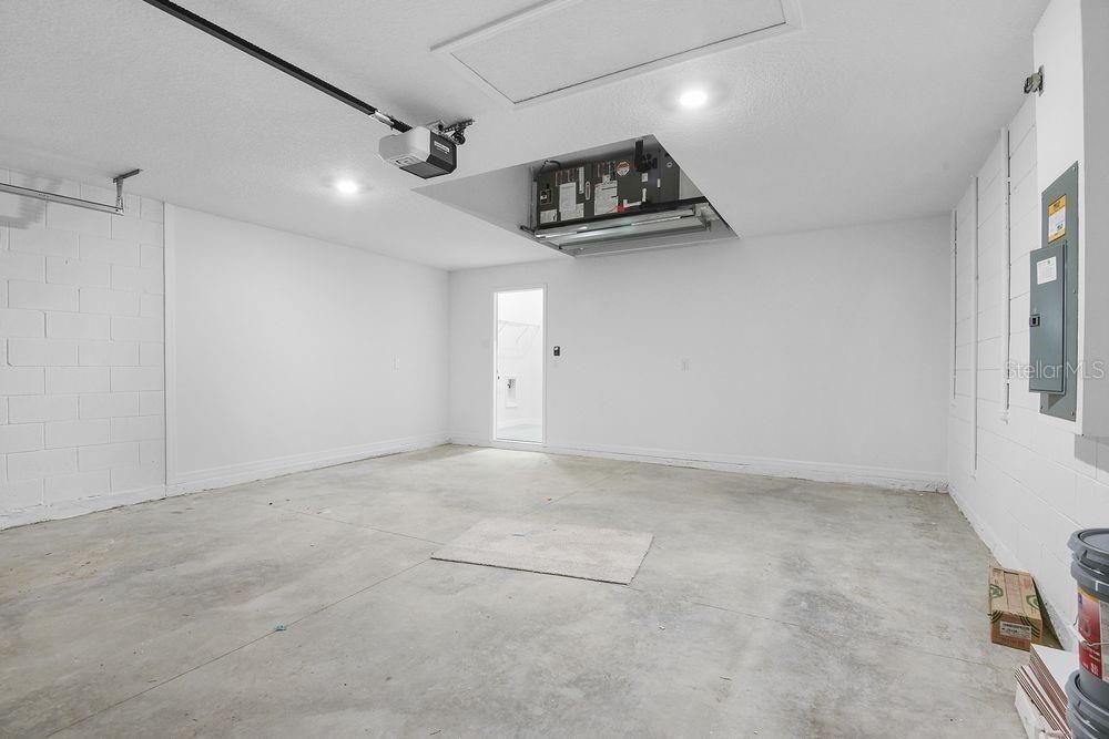 Active With Contract: $425,000 (3 beds, 2 baths, 2394 Square Feet)