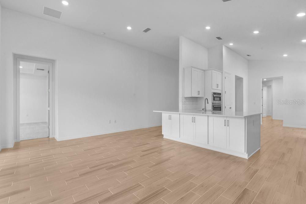 Active With Contract: $425,000 (3 beds, 2 baths, 2394 Square Feet)