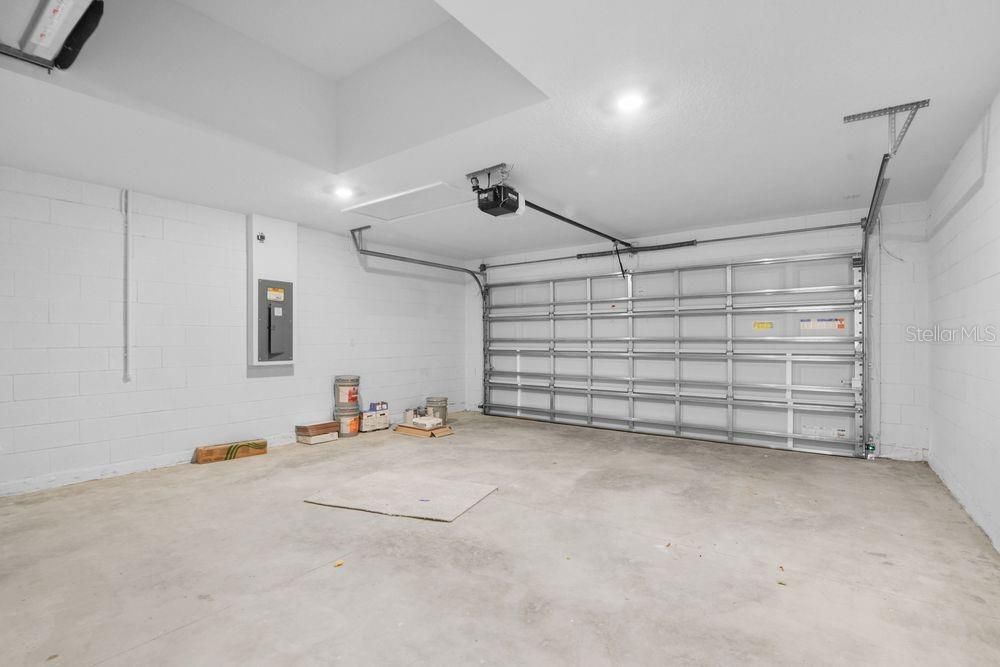 Active With Contract: $425,000 (3 beds, 2 baths, 2394 Square Feet)