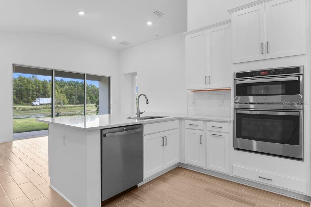 Active With Contract: $425,000 (3 beds, 2 baths, 2394 Square Feet)