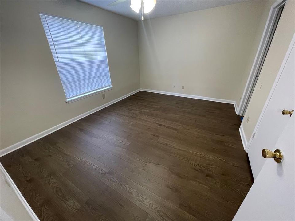 Active With Contract: $130,000 (2 beds, 2 baths, 934 Square Feet)