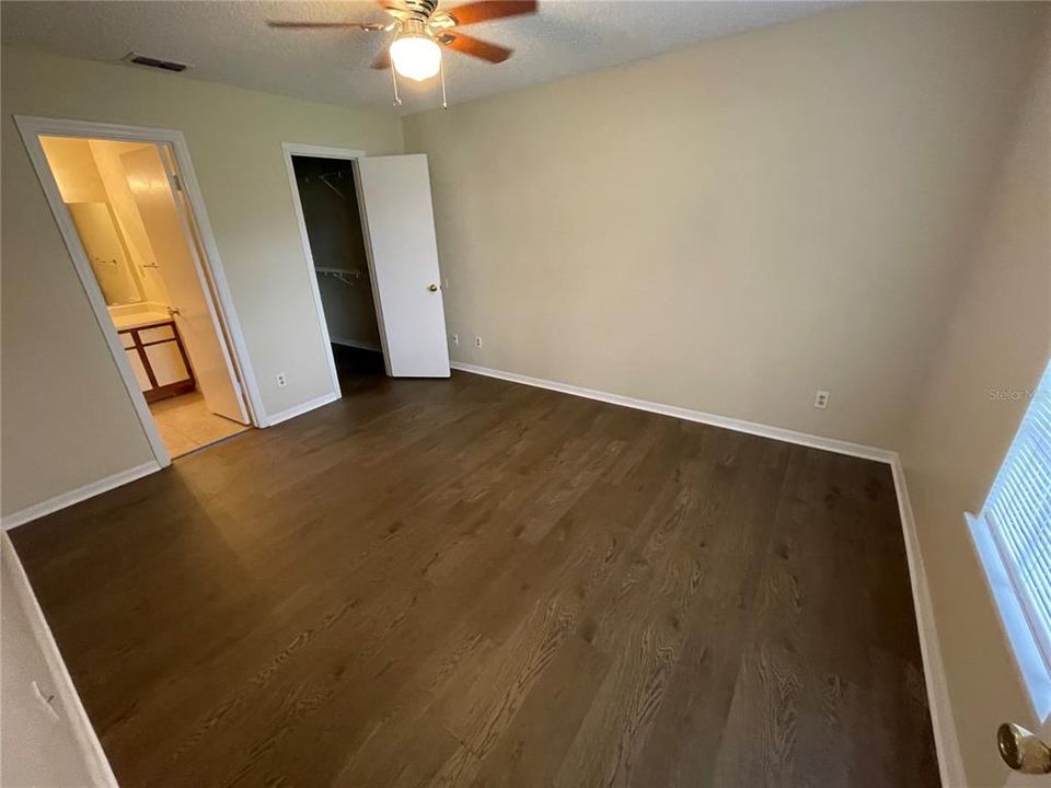 Active With Contract: $130,000 (2 beds, 2 baths, 934 Square Feet)