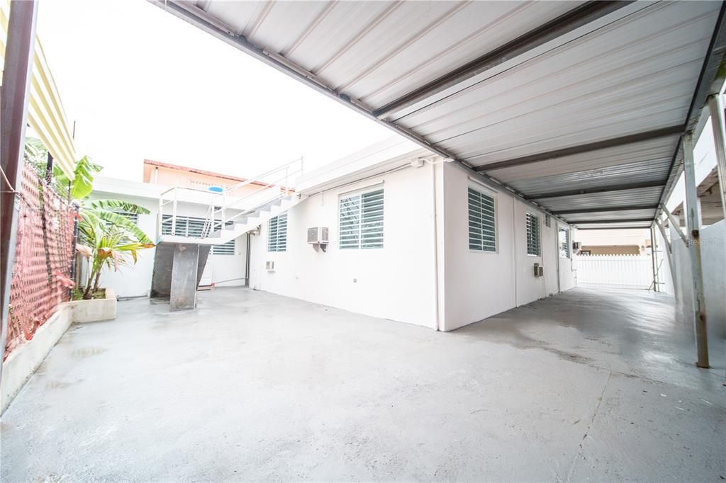 На продажу: $349,999 (4 спален, 3 ванн, 1250 Квадратных фут)