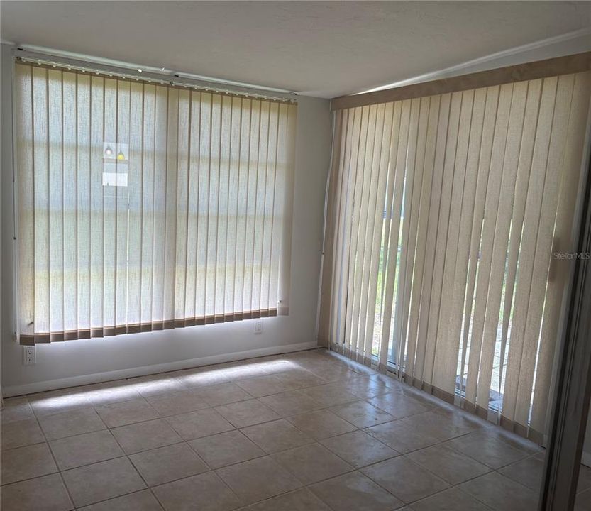 合同活跃: $79,000 (1 贝兹, 1 浴室, 762 平方英尺)