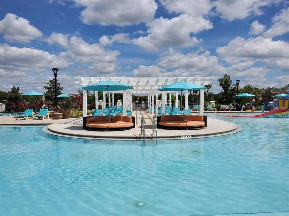 Под контрактом: $469,900 (5 спален, 4 ванн, 2492 Квадратных фут)