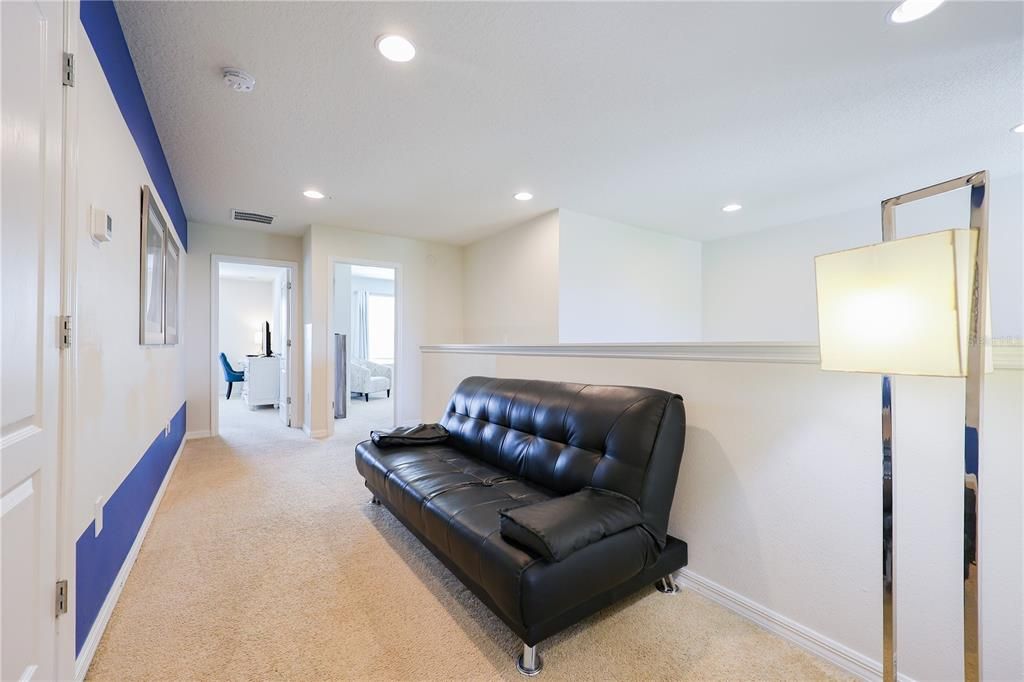 Под контрактом: $469,900 (5 спален, 4 ванн, 2492 Квадратных фут)