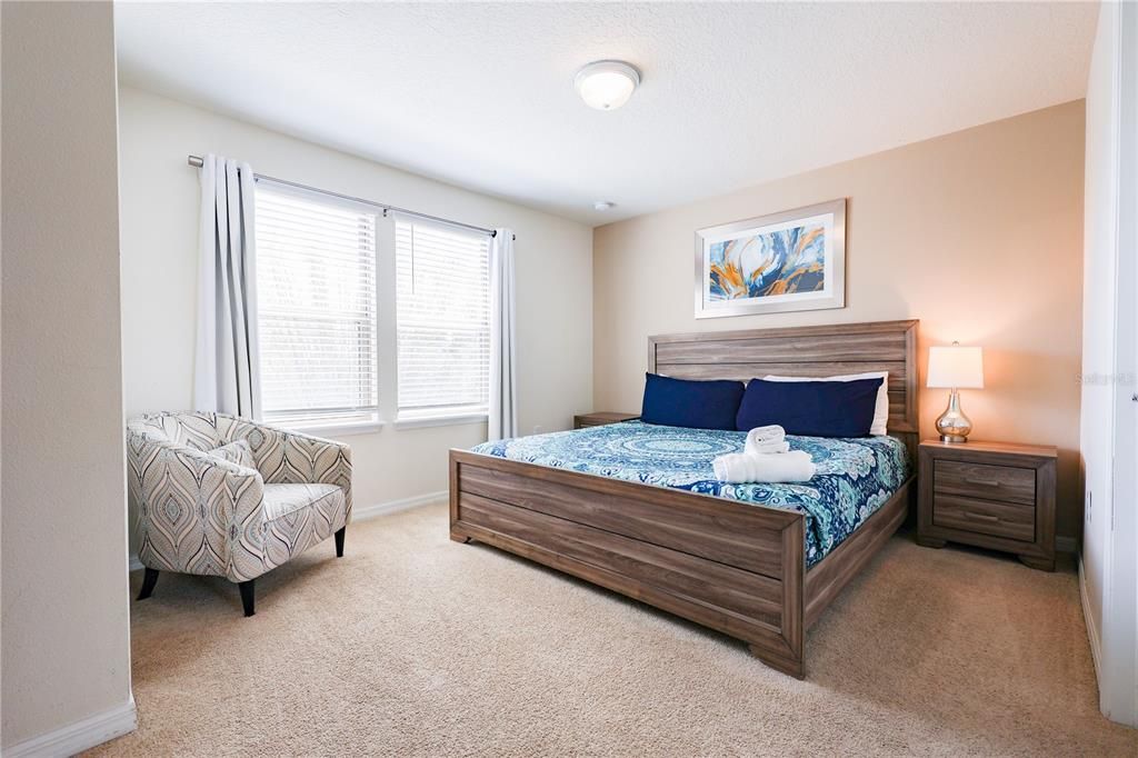 Под контрактом: $469,900 (5 спален, 4 ванн, 2492 Квадратных фут)