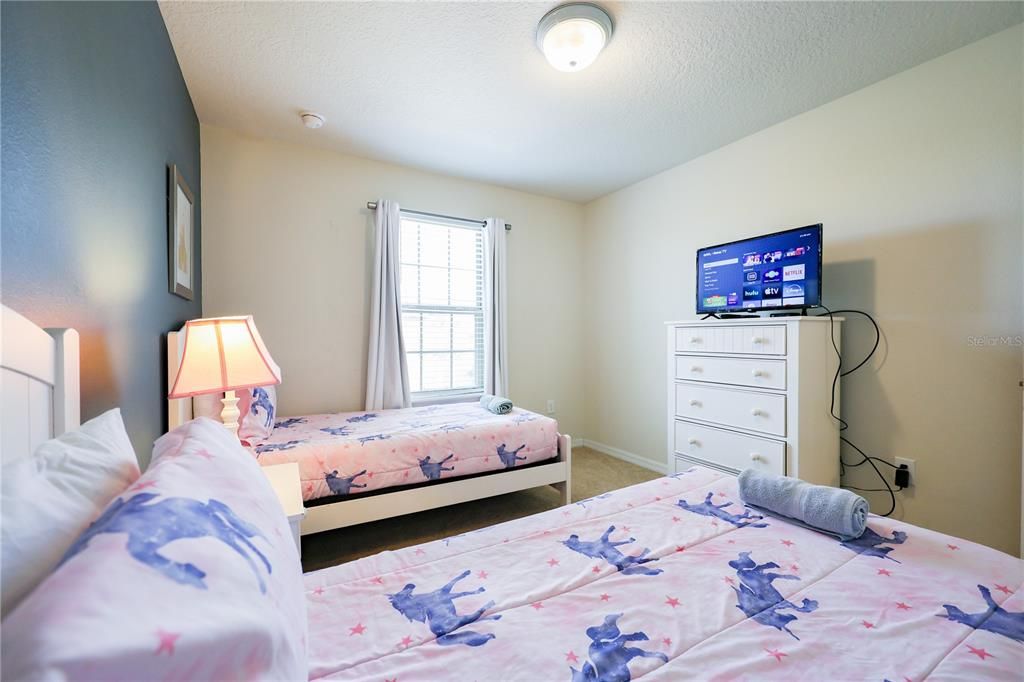 Под контрактом: $469,900 (5 спален, 4 ванн, 2492 Квадратных фут)