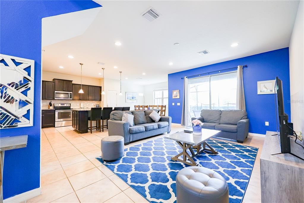 Под контрактом: $469,900 (5 спален, 4 ванн, 2492 Квадратных фут)