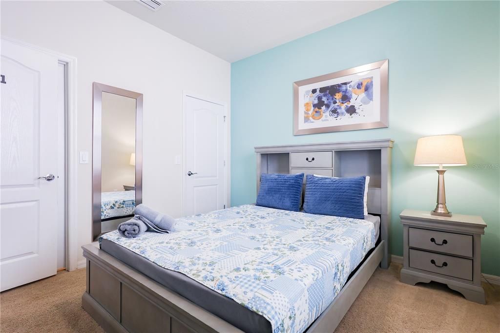 Под контрактом: $469,900 (5 спален, 4 ванн, 2492 Квадратных фут)