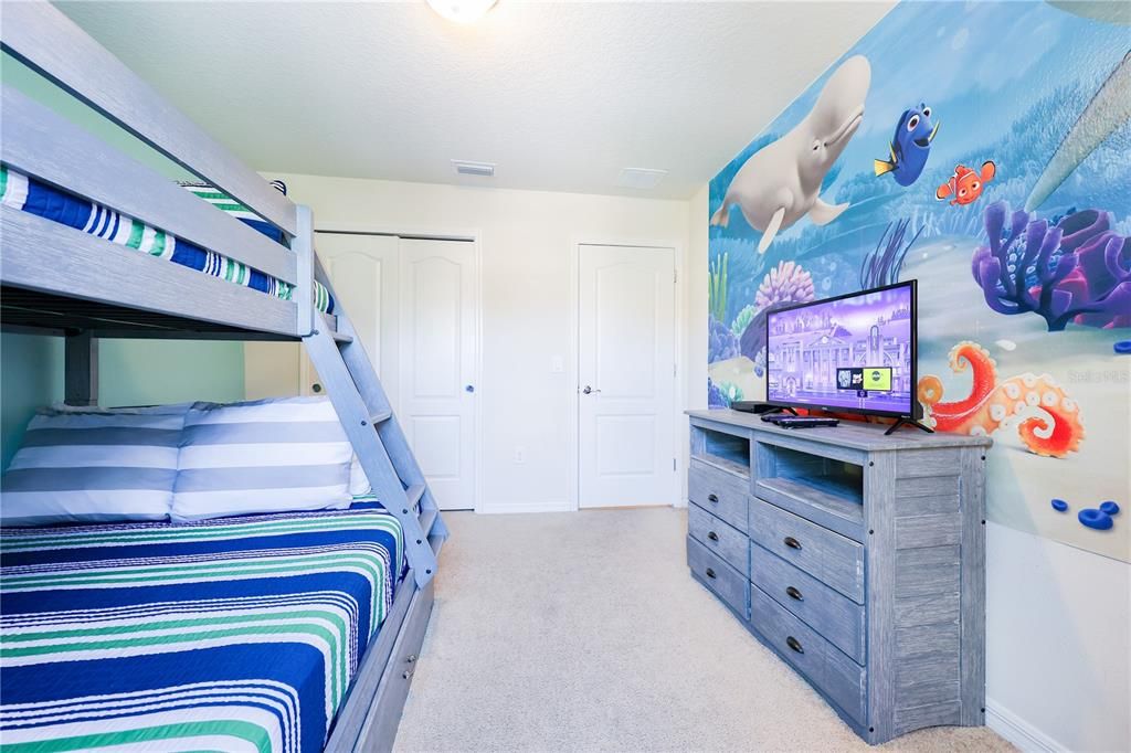 Под контрактом: $469,900 (5 спален, 4 ванн, 2492 Квадратных фут)