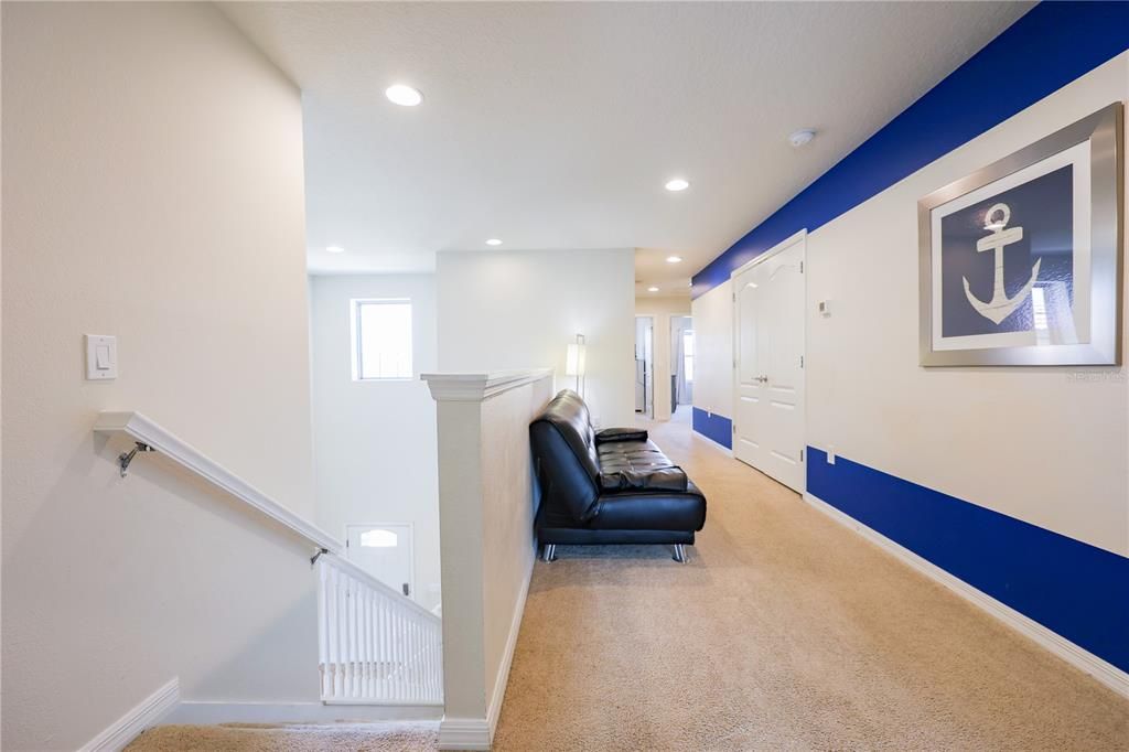 Под контрактом: $469,900 (5 спален, 4 ванн, 2492 Квадратных фут)