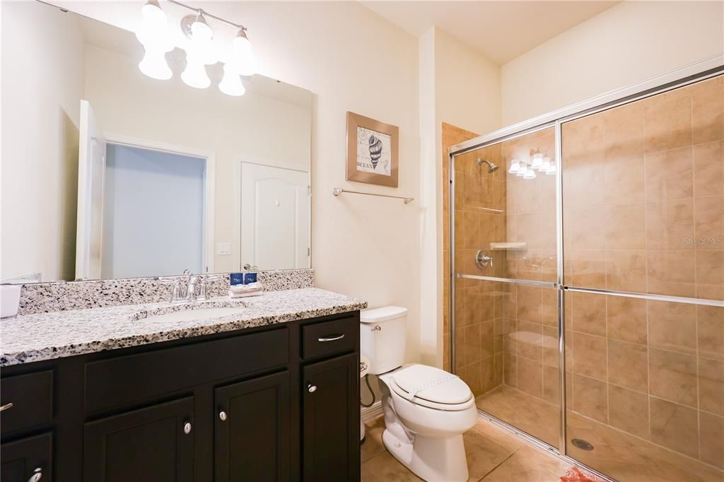 Под контрактом: $469,900 (5 спален, 4 ванн, 2492 Квадратных фут)