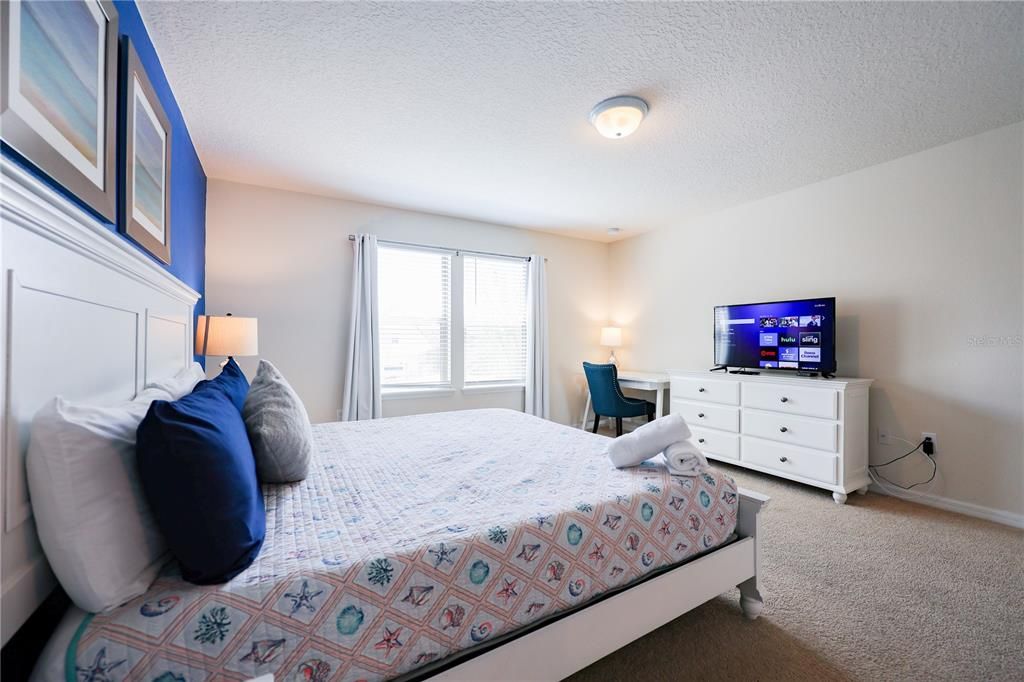 Под контрактом: $469,900 (5 спален, 4 ванн, 2492 Квадратных фут)