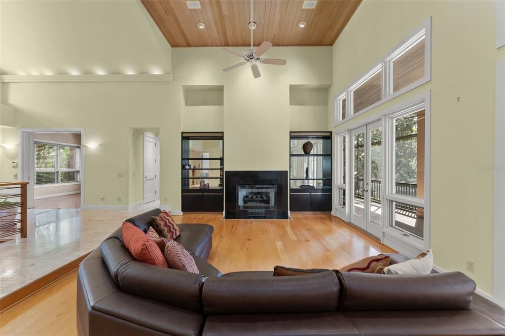 For Sale: $4,900,000 (5 beds, 4 baths, 5548 Square Feet)