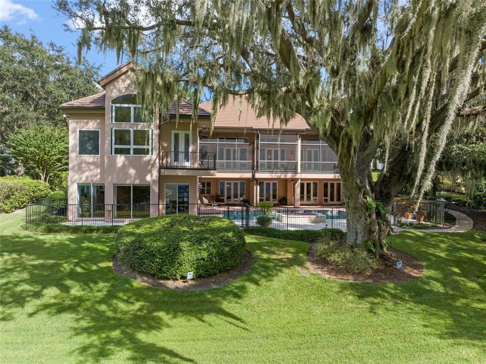 For Sale: $4,900,000 (5 beds, 4 baths, 5548 Square Feet)