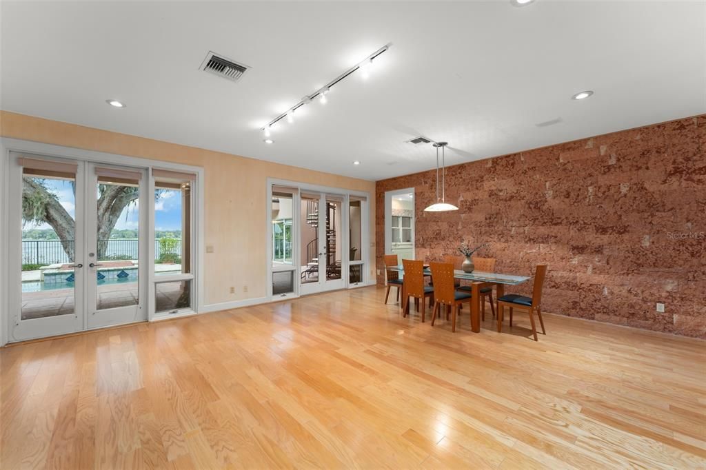 For Sale: $4,900,000 (5 beds, 4 baths, 5548 Square Feet)