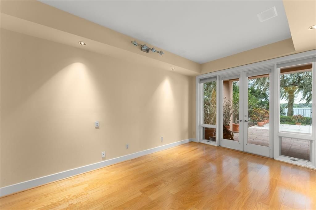 For Sale: $4,900,000 (5 beds, 4 baths, 5548 Square Feet)