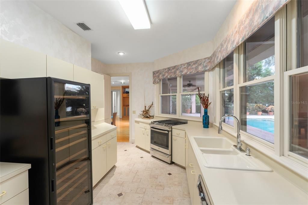 For Sale: $4,900,000 (5 beds, 4 baths, 5548 Square Feet)