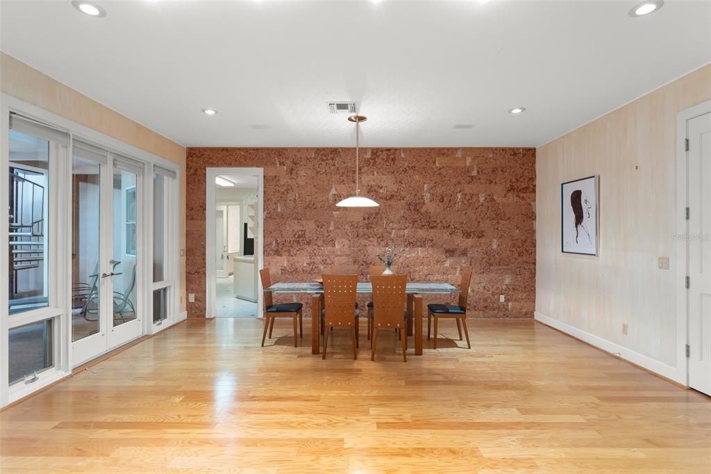 For Sale: $4,900,000 (5 beds, 4 baths, 5548 Square Feet)