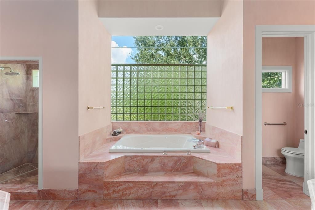 For Sale: $4,900,000 (5 beds, 4 baths, 5548 Square Feet)