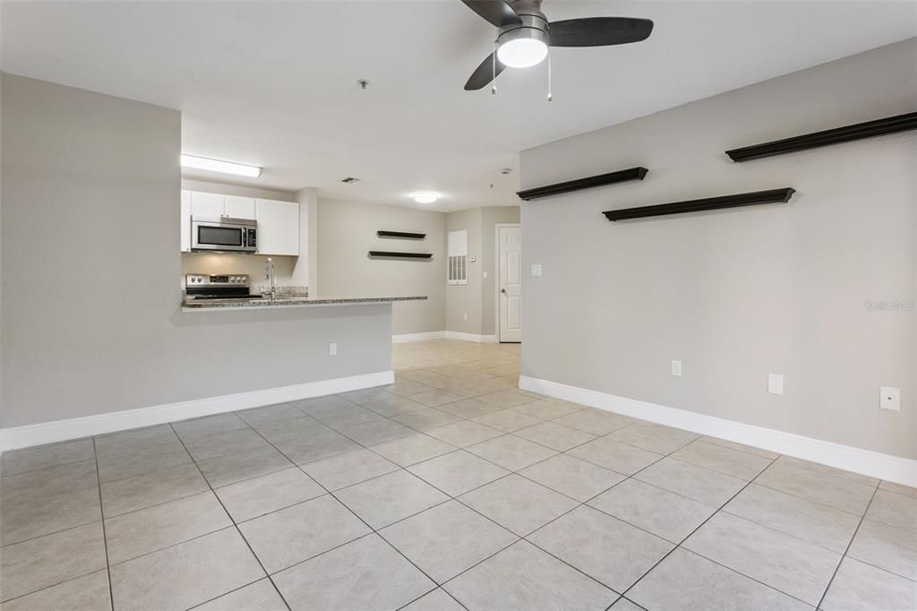 Activo con contrato: $184,900 (1 camas, 1 baños, 734 Pies cuadrados)