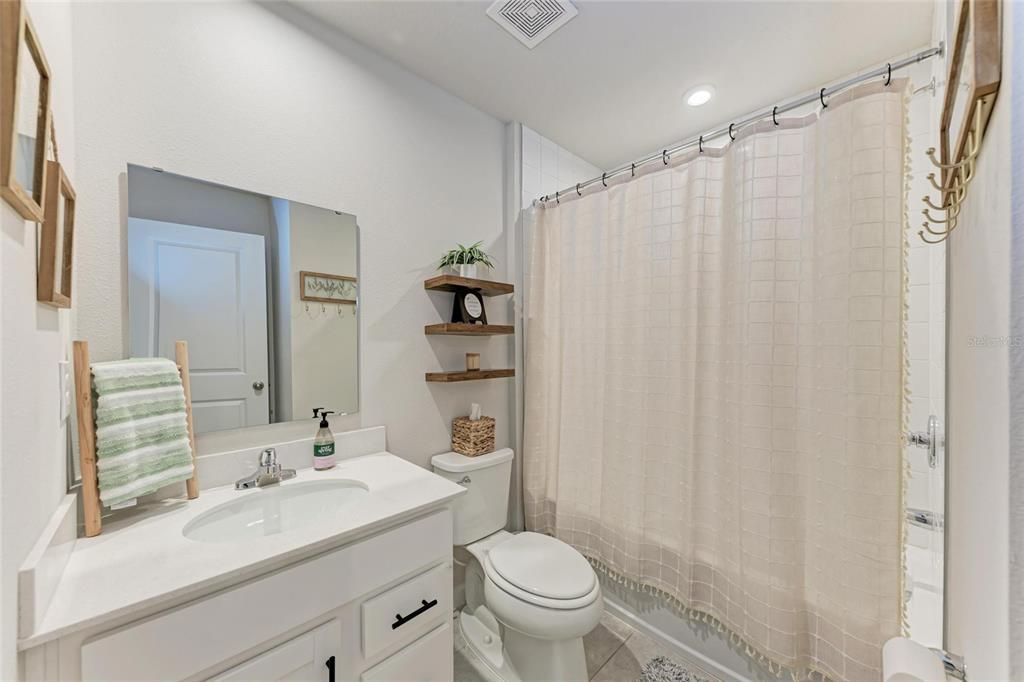 На продажу: $298,500 (3 спален, 2 ванн, 1431 Квадратных фут)