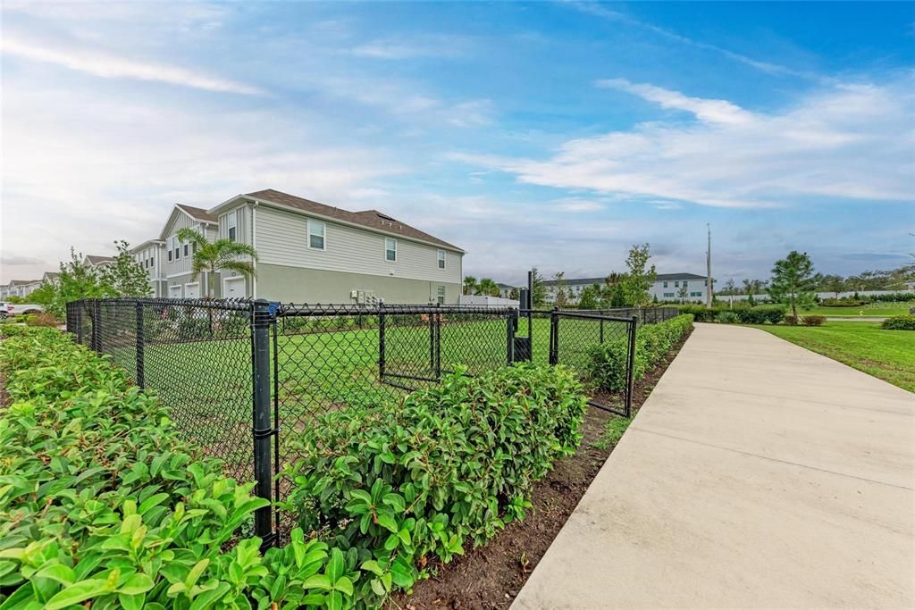 На продажу: $298,500 (3 спален, 2 ванн, 1431 Квадратных фут)