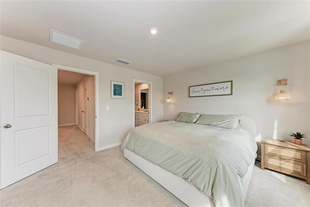 На продажу: $298,500 (3 спален, 2 ванн, 1431 Квадратных фут)