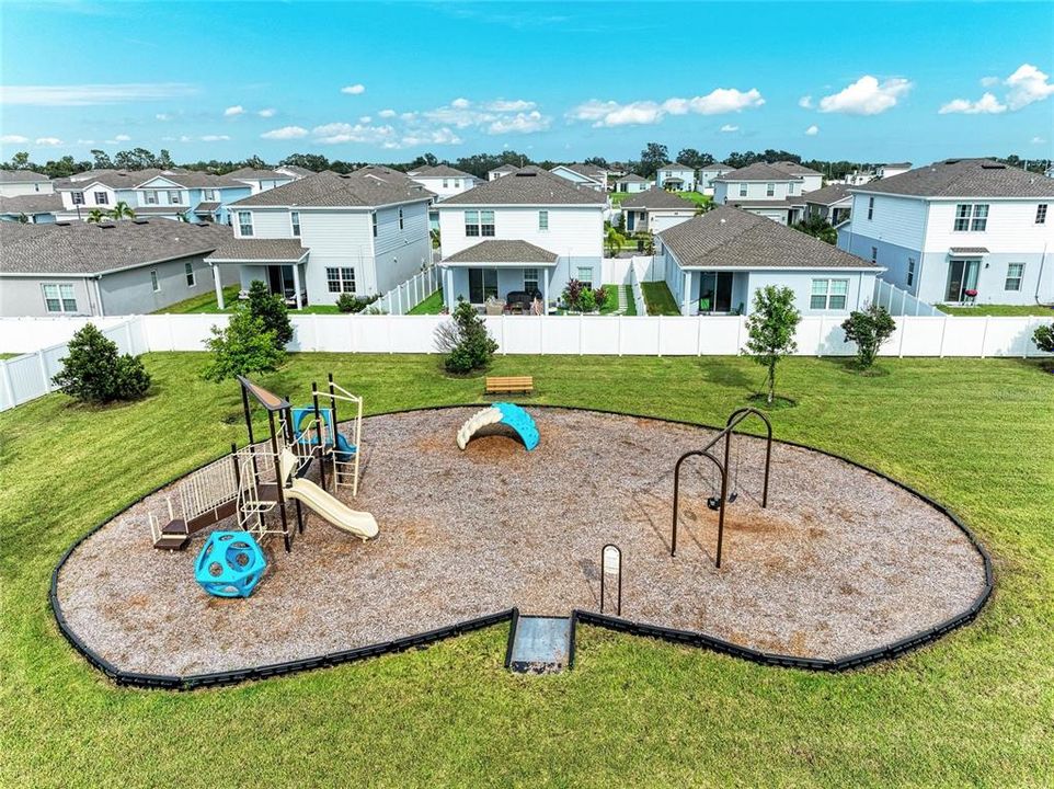 На продажу: $298,500 (3 спален, 2 ванн, 1431 Квадратных фут)