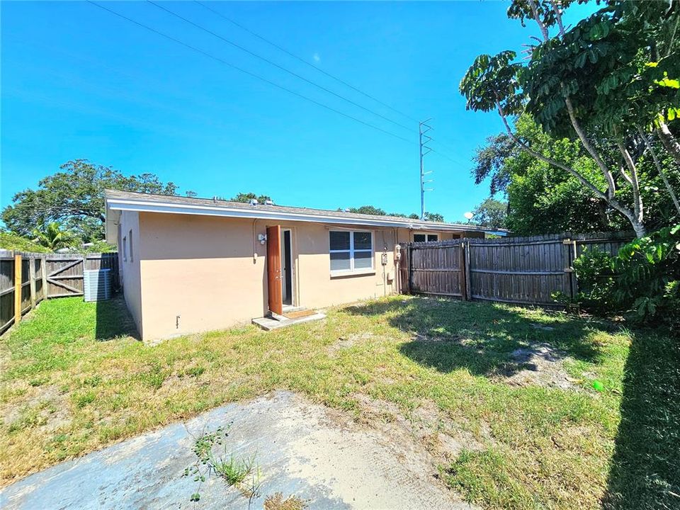 For Sale: $625,000 (6 beds, 0 baths, 2160 Square Feet)