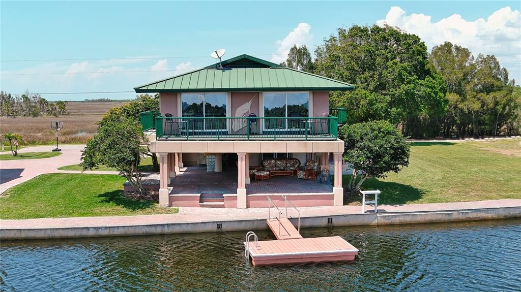 For Sale: $1,500,000 (3 beds, 3 baths, 1120 Square Feet)