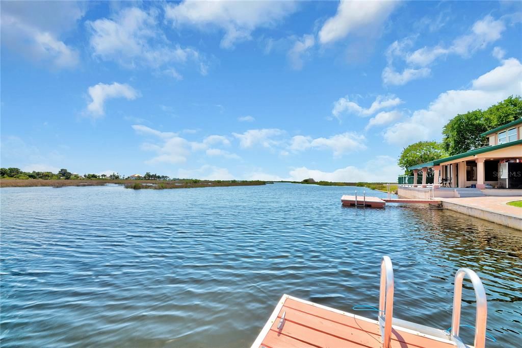 For Sale: $1,500,000 (3 beds, 3 baths, 1120 Square Feet)