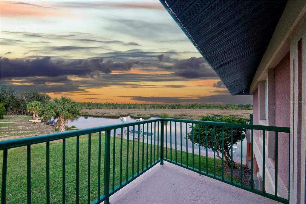 For Sale: $1,500,000 (3 beds, 3 baths, 1120 Square Feet)