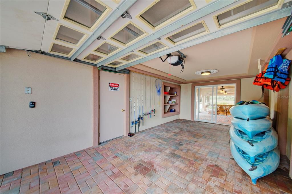 For Sale: $1,500,000 (3 beds, 3 baths, 1120 Square Feet)