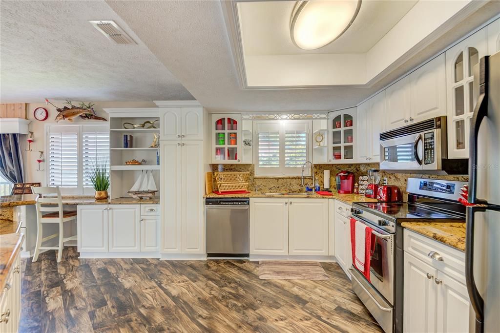 For Sale: $1,500,000 (3 beds, 3 baths, 1120 Square Feet)