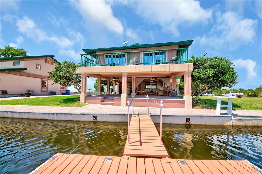 For Sale: $1,500,000 (3 beds, 3 baths, 1120 Square Feet)