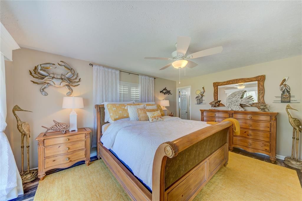 For Sale: $1,500,000 (3 beds, 3 baths, 1120 Square Feet)