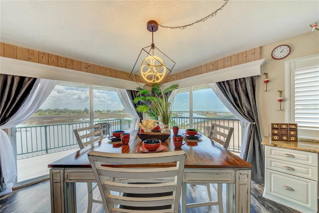 For Sale: $1,500,000 (3 beds, 3 baths, 1120 Square Feet)