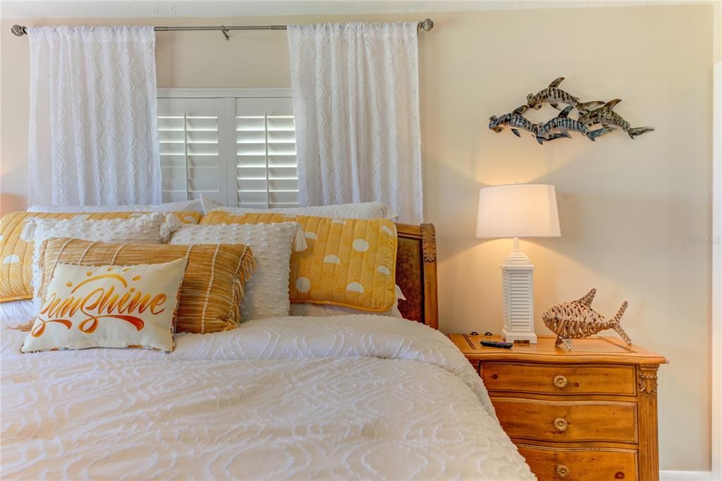 For Sale: $1,500,000 (3 beds, 3 baths, 1120 Square Feet)