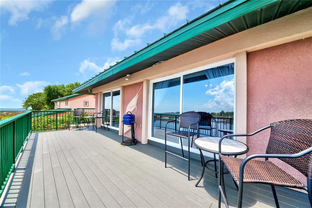 For Sale: $1,500,000 (3 beds, 3 baths, 1120 Square Feet)