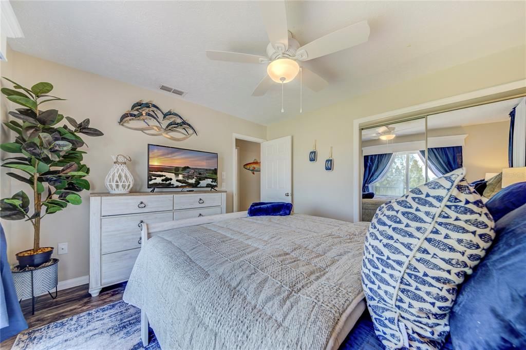 For Sale: $1,500,000 (3 beds, 3 baths, 1120 Square Feet)