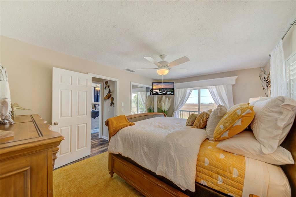 For Sale: $1,500,000 (3 beds, 3 baths, 1120 Square Feet)