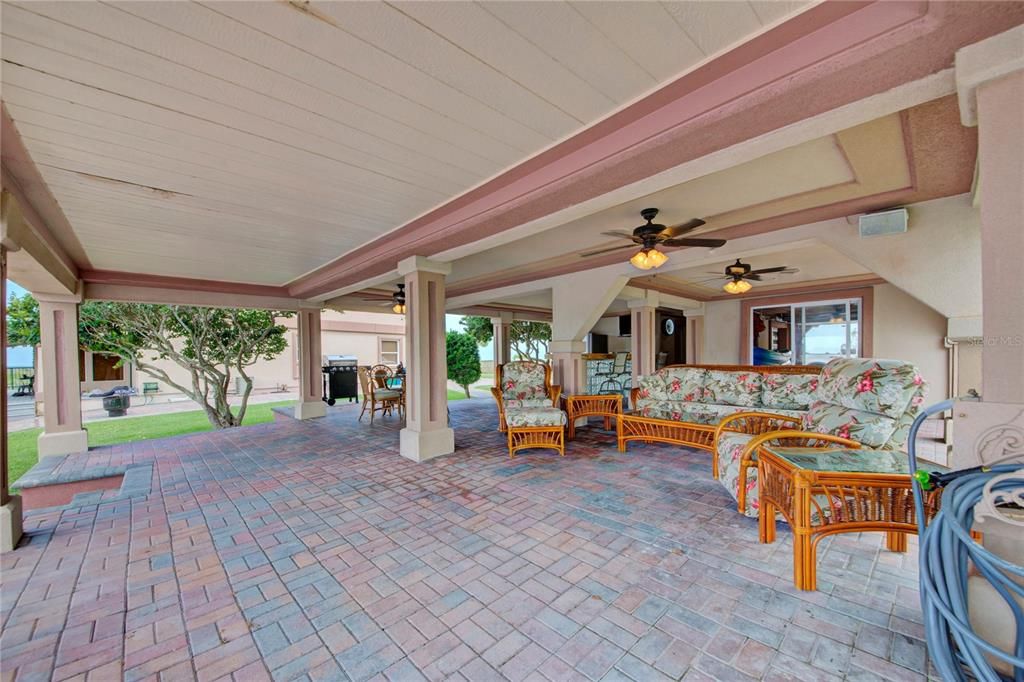 For Sale: $1,500,000 (3 beds, 3 baths, 1120 Square Feet)