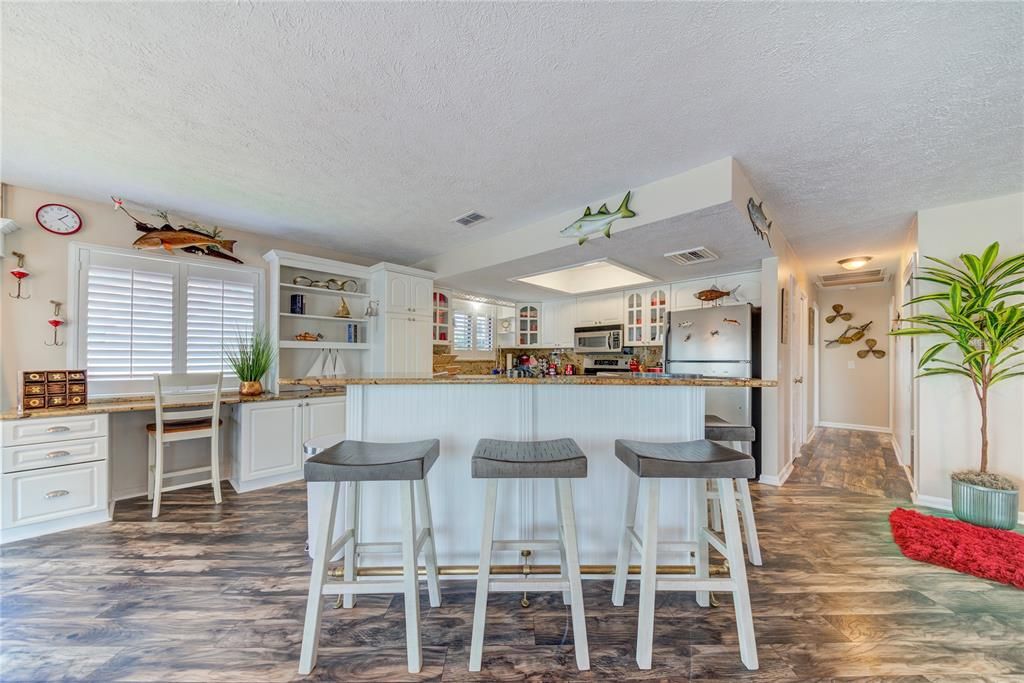 For Sale: $1,500,000 (3 beds, 3 baths, 1120 Square Feet)