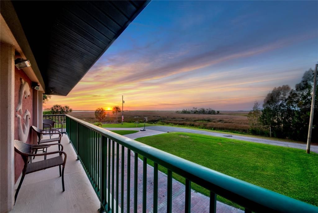 For Sale: $1,500,000 (3 beds, 3 baths, 1120 Square Feet)