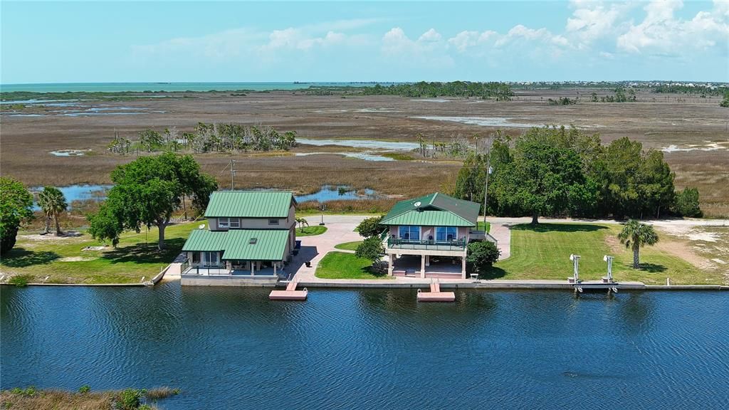 For Sale: $1,500,000 (3 beds, 3 baths, 1120 Square Feet)