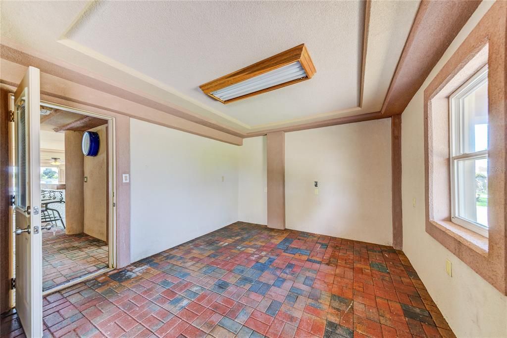 For Sale: $1,500,000 (3 beds, 3 baths, 1120 Square Feet)